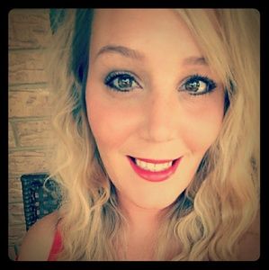 Meet your Posher, Candice
